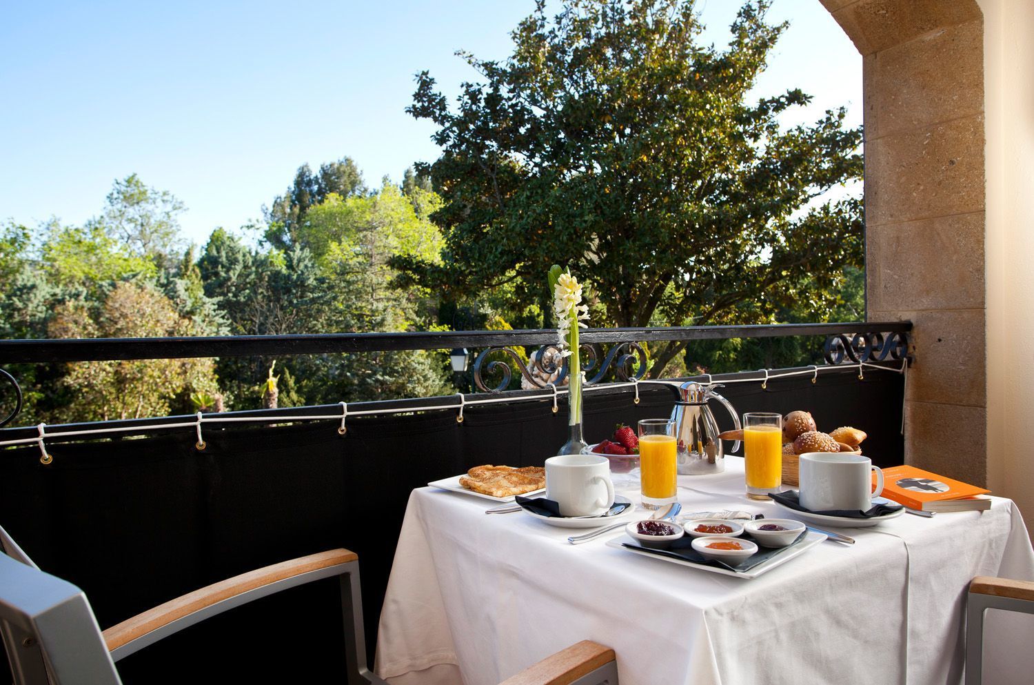 Vallon de Valrugues & Spa – rooms